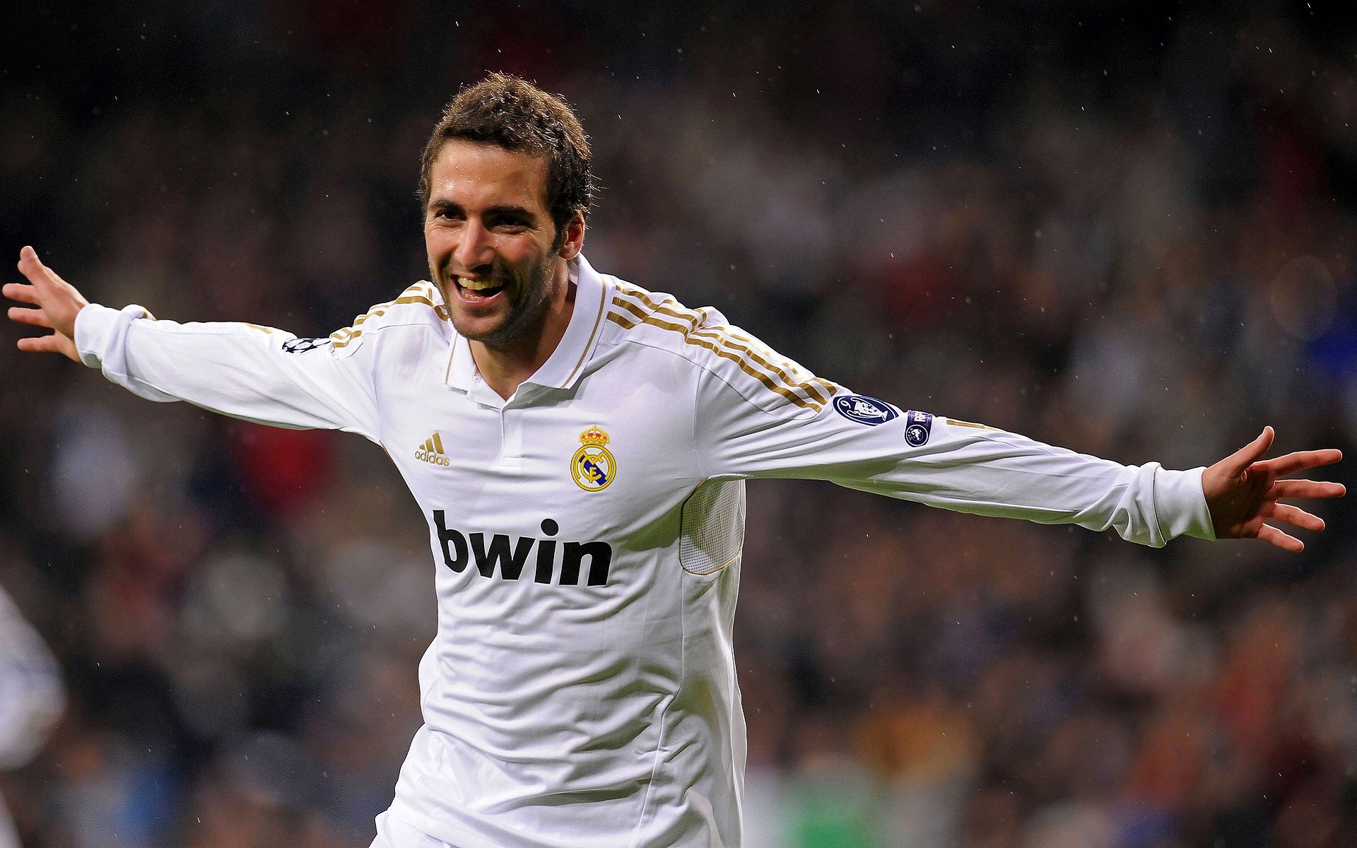 欧洲足球冠军联赛决赛触手可及，各队全力以赴，欧洲足球决赛结果